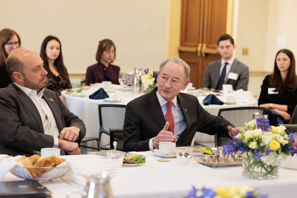 GW President Wrighton sits down with GW alumni in congress.