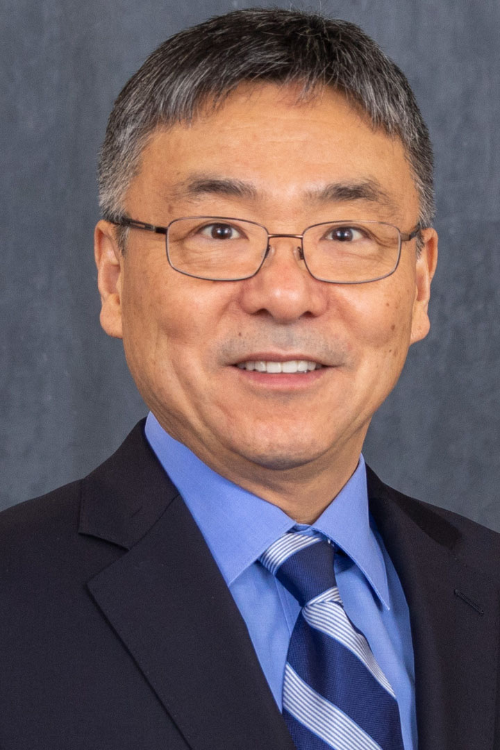 Seung Bach headshot