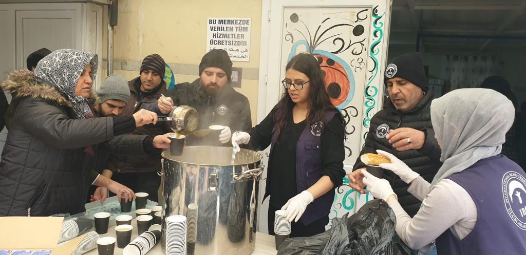 IBC aid workers distribute thousands of hot meals every day at the Kilis Community Center near the border with Syria.